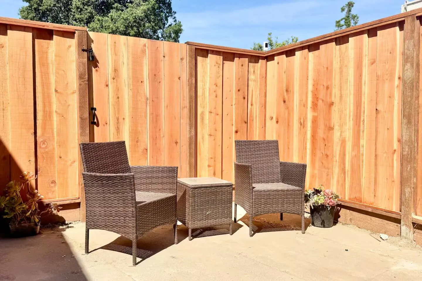 Spanish Bungalow Suite + Parking, Walk to SJSU