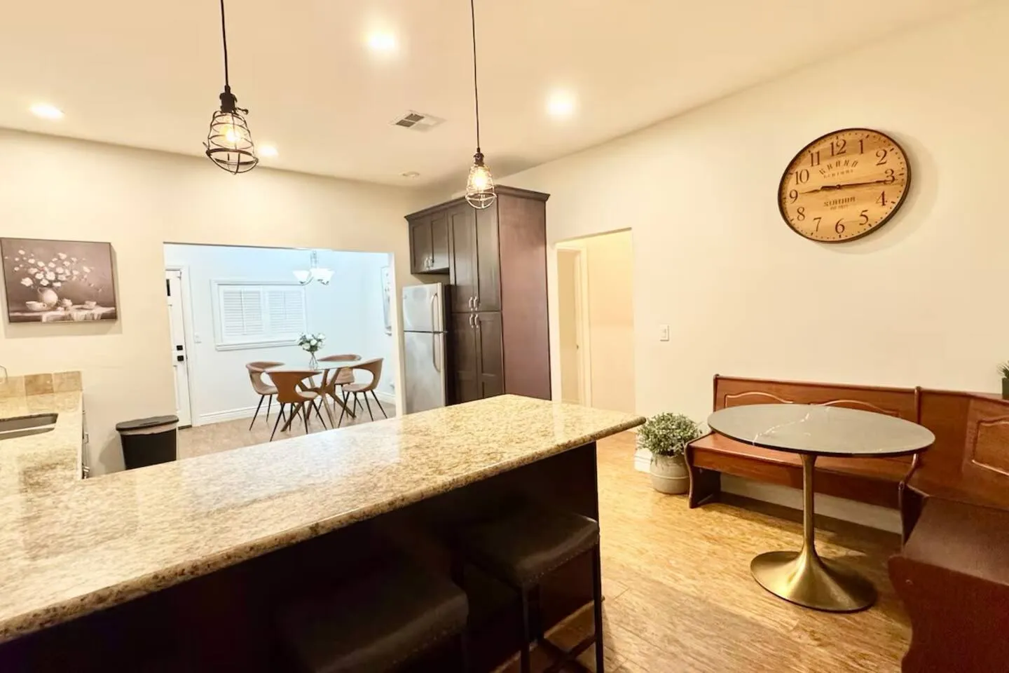 Spacious 2BR + Gigabit Wi-Fi + 2 Parking Spots