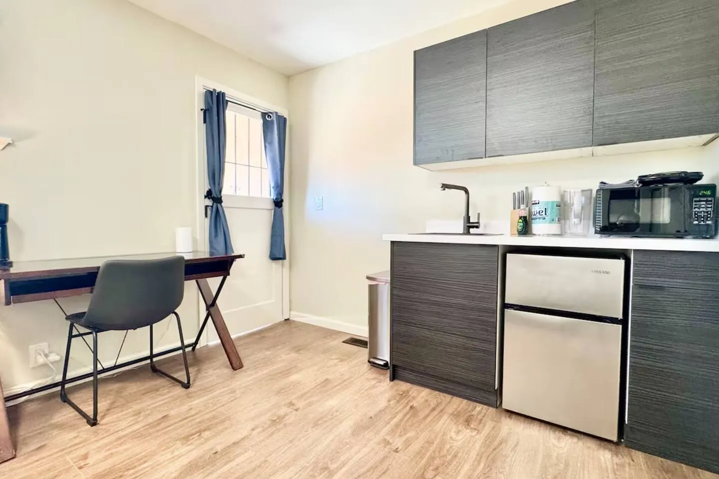 Spanish Bungalow Suite + Parking, Walk to SJSU