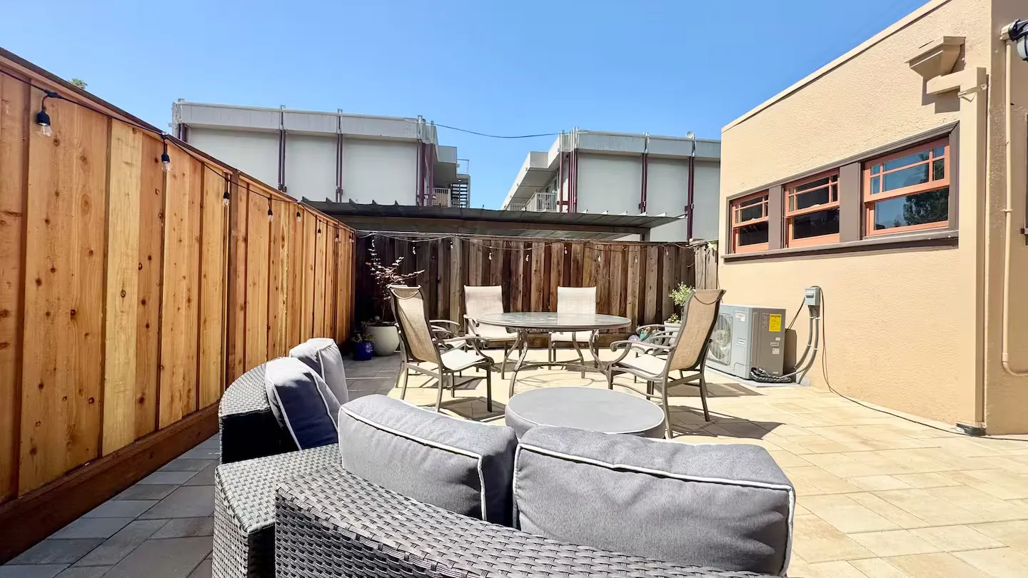 Downtown 2BR Historic Spanish Bungalow + Parking